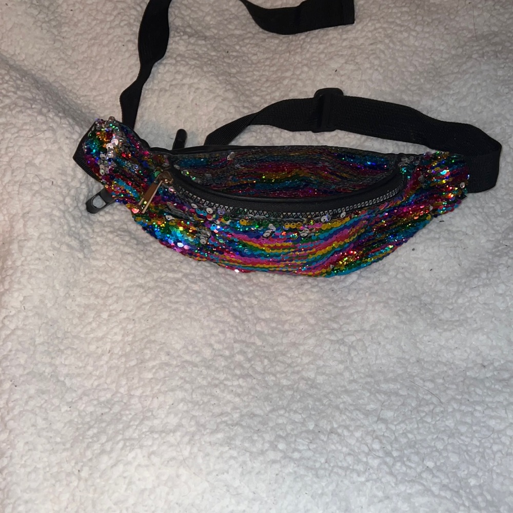 Glitz and Glam Fanny pack 💜❤️💛🧡💚💙